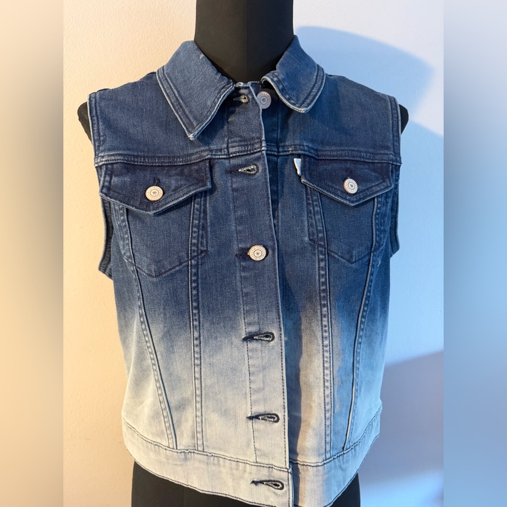 Levi’s Denim Vest size L